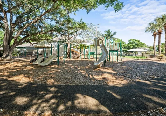 2nd image of 10603 Carrollbrook Wy, TAMPA, FL 33618