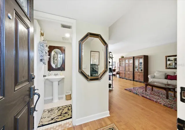 4th image of 10603 Carrollbrook Wy, TAMPA, FL 33618