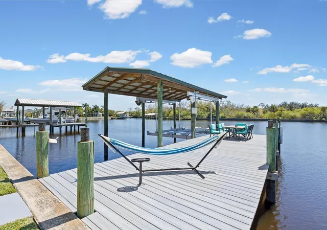 Photo 3 of Single family home for sale at 1414 Deirdre Dr, Ruskin, FL 33570 | MLS# TB8489781 | Listing updated on 2026-09-19