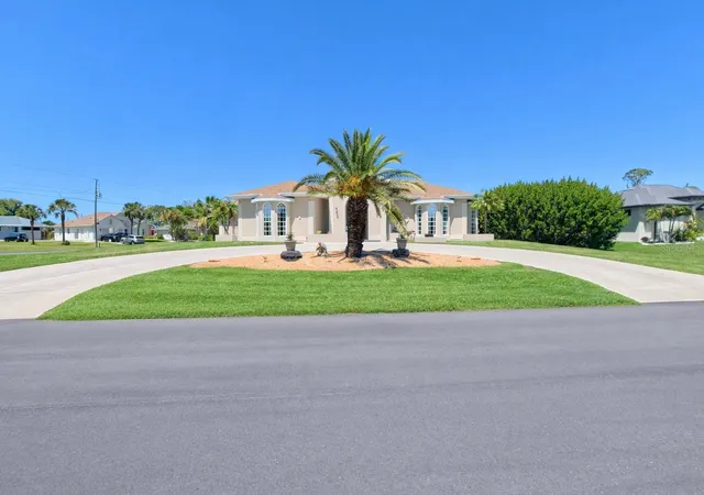 3rd image of 2 Long Meadow Rd, Rotonda West, FL 33947 | MLS# C7523853