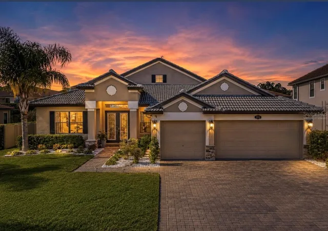 Homes for sale in Lakeland, FL | 1844 Via Lago Dr, Lakeland, FL 33810 | MLS# TB8489800