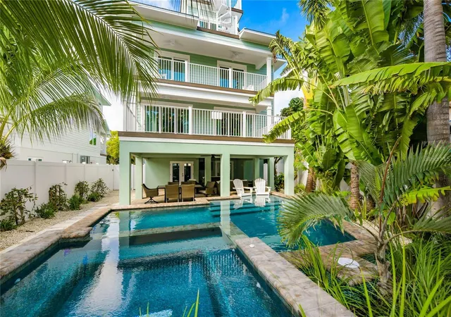 2nd image of 336 Avenida De Mayo, Sarasota, FL 34242 | MLS# A4687301
