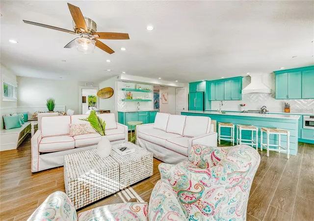 4th image of 336 Avenida De Mayo, Sarasota, FL 34242 | MLS# A4687301