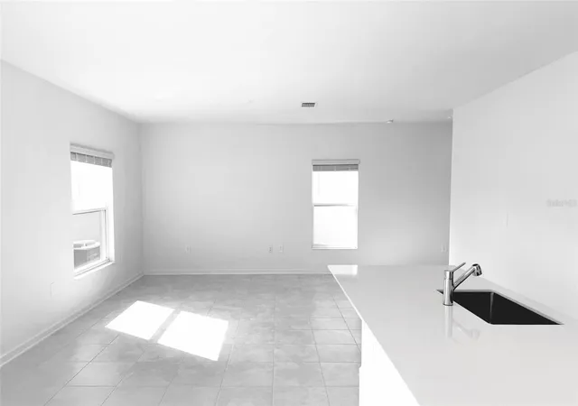 Photo 4 of Single family home for sale at 1658 Teagan Ln, Winter Haven, FL 33884 | MLS# S5146407 | Listing updated on 2026-10-08