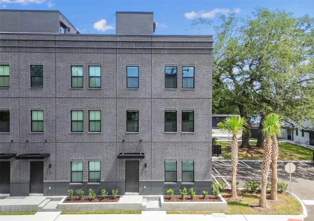 2nd image of 1218 E Kay St #16, Tampa, FL 33602 | MLS# TB8489887