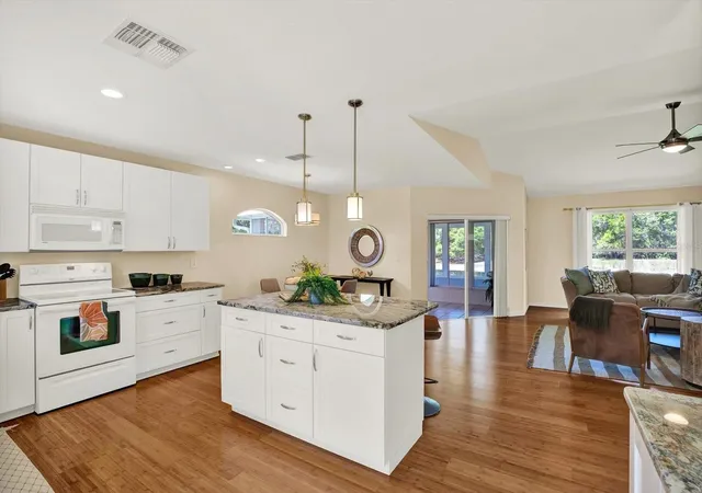 Photo 3 of Single family home for sale at 29451 Schinnecock Hills Ln, San Antonio, FL 33576 | MLS# TB8489925 | Listing updated on 2026-10-05