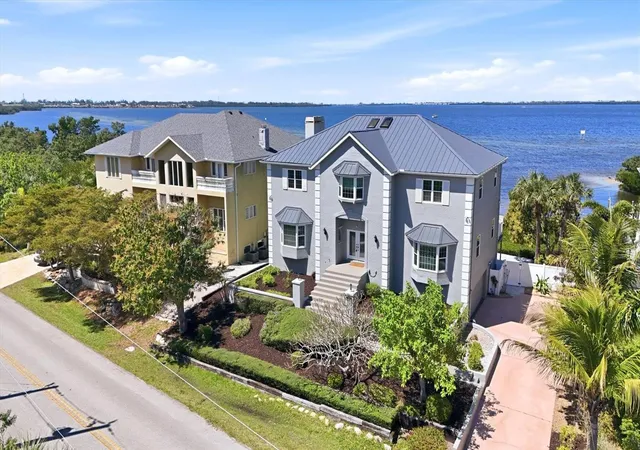 Photo 1 of Single family home for sale at 3308 Palma Sola Blvd, Bradenton, FL 34209 | MLS# A4687346 | Listing updated on 2026-10-04