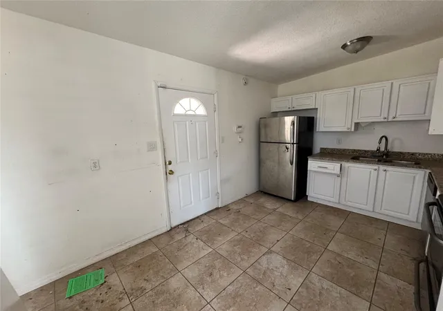 Photo 3 of Single family home for sale at 7921 Lakeshore Dr, Tampa, FL 33604 | MLS# L4960530 | Listing updated on 2026-10-07