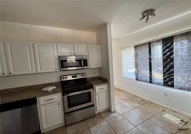 Photo 3 of Single family home for sale at 7921 Lakeshore Dr, Tampa, FL 33604 | MLS# L4960530 | Listing updated on 2026-10-14