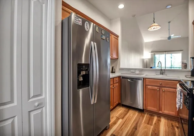 5th image of 1003 Fairwaycove Ln #205, Bradenton, FL 34212 | MLS# A4687352