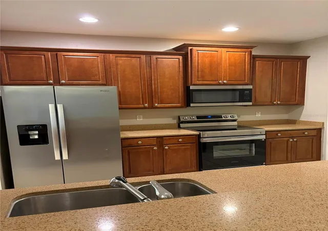 Photo 3 of Townhouse for sale at 8520 Broken Willow Ct, Tampa, FL 33647 | MLS# O6393218 | Listing updated on 2026-09-06
