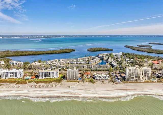Homes for sale in Longboat Key, FL | 4350 Chatham Drive, Longboat Key, FL 34228 | Houzeo