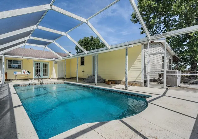 Photo 3 of Manufactured home for sale at 6606 Gator Ranch St, Plant City, FL 33565 | MLS# TB8490007 | Listing updated on 2026-08-27