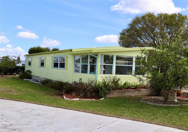 Photo 2 of Manufactured home for sale at 1610 Reynolds Rd #73, Lakeland, FL 33801 | MLS# TB8490036 | Listing updated on 2026-04-18