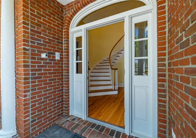 5th image of 1816 S Dover Rd, Dover, FL 33527 | MLS# TB8490063