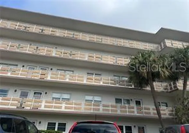 2nd image of 5603 80th St N #512, Saint Petersburg, FL 33709 | MLS# TB8490065