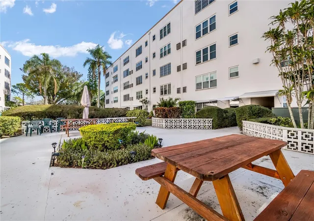 3rd image of 5603 80Th St N #512, Saint Petersburg, FL 33709 | MLS# TB8490065