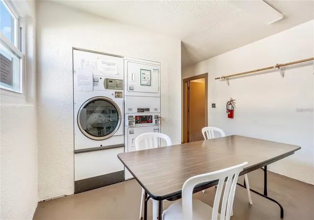2nd image of 5603 80Th St N, Saint Petersburg, FL 33709