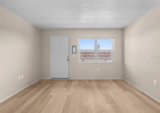5th image of 5603 80Th St N #512, Saint Petersburg, FL 33709 | MLS# TB8490065