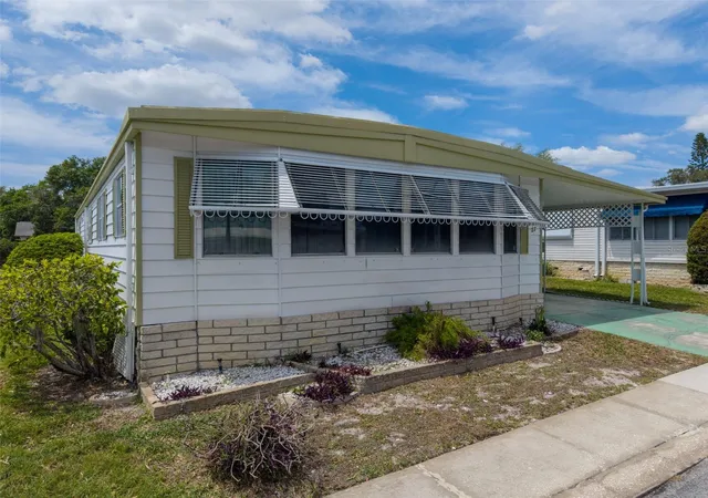 3rd image of 23 Mountain Laurel Dr, Palm Harbor, FL 34684 | MLS# TB8490077