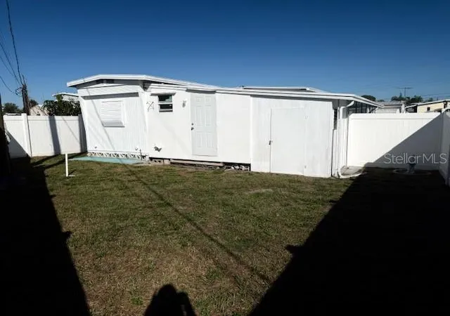3rd image of 308 51St Avenue Dr W, Bradenton, FL 34207 | MLS# TB8490087