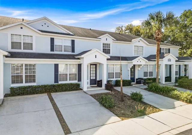 Photo 3 of Townhouse for sale at 2556 Renshaw St, Kissimmee, FL 34747 | MLS# O6393304 | Listing updated on 2026-08-22