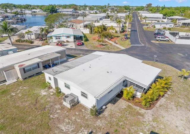 Photo 2 of Manufactured home for sale at 7271 Mount Arlington Dr Ne #430, Saint Petersburg, FL 33702 | MLS# TB8490115 | Listing updated on 2026-09-22