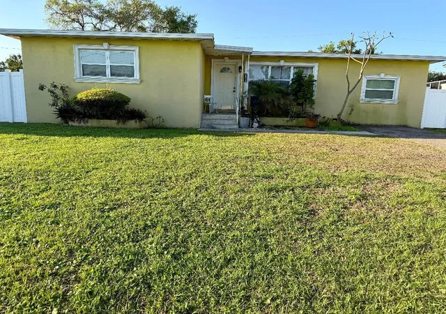 Photo 1 of Single family home for sale at 3624 Abington Ave S, Saint Petersburg, FL | MLS# TB8490152 | Listing updated on 2026-09-16