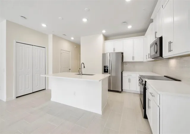 3rd image of 543 Southern Edge Wy, Sanford, FL 32771 | MLS# O6393333