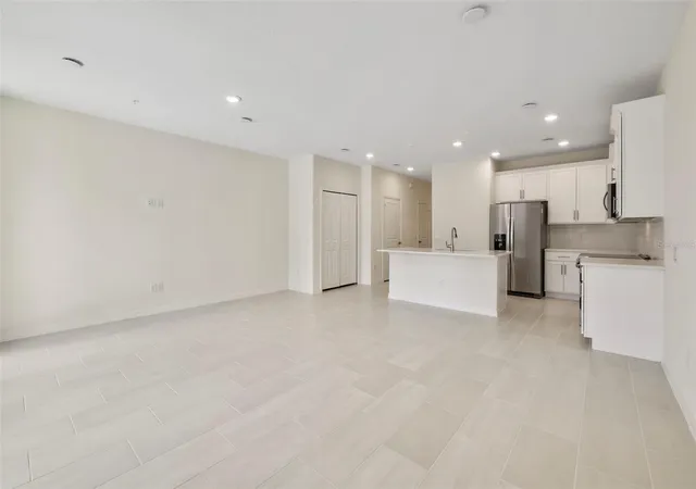 4th image of 543 Southern Edge Wy, Sanford, FL 32771 | MLS# O6393333