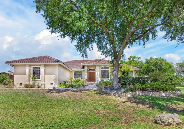 Photo 1 of Single family home for sale at 7214 Hendry Crk Dr, Fort Myers, FL 33908 | MLS# C7523884 | Listing updated on 2026-07-01