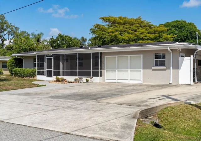 Photo 3 of Single family home for sale at 5929 Murdock Ave, Sarasota, FL 34231 | MLS# A4687404 | Listing updated on 2026-09-16