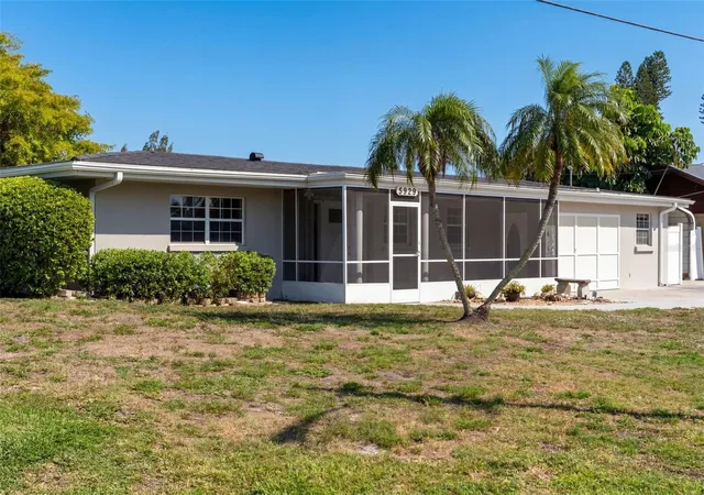 Single family home for sale at 5929 Murdock Ave, SARASOTA, FL 34231 | MLS# A4687404 | Listing updated on 2026-10-06