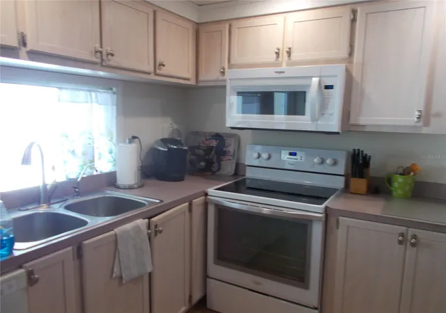 Photo 3 of Manufactured home for sale at 5004 Palena Blvd, North Port, FL 34287 | MLS# C7523891 | Listing updated on 2026-05-22