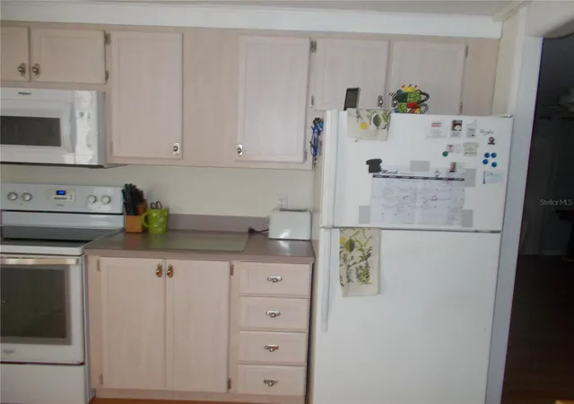 Photo 4 of Manufactured home for sale at 5004 Palena Blvd, North Port, FL 34287 | MLS# C7523891 | Listing updated on 2026-05-22