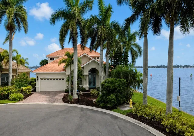 Photo 2 of Single family home for sale at 102 12th Avenue E, Palmetto, FL 34221 | MLS# N6143586 | Listing updated on 2026-10-07
