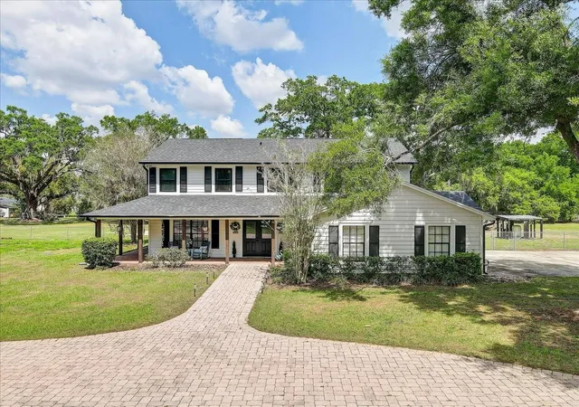 3rd image of 4710 Stearns Rd, Valrico, FL 33596 | MLS# TB8490214