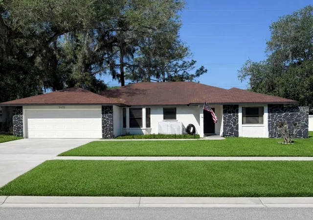 Photo 1 of Sale Pending at 1413 Sandalwood Dr, Plant City, FL 33563 | MLS# L4960565 | Listing updated on 2026-08-25