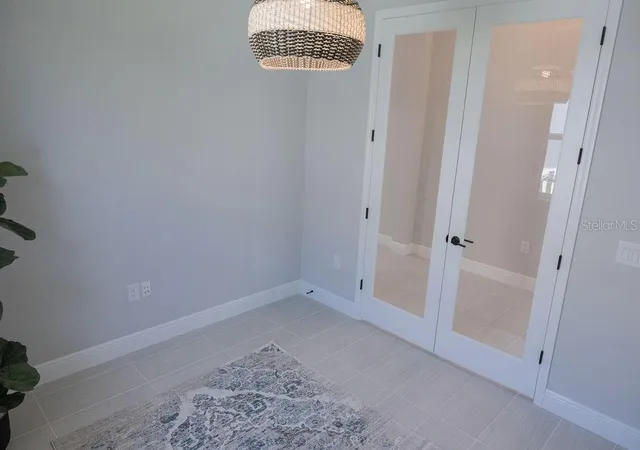 5th image of 8100 Slipway Dr, Sarasota, FL 34240 | MLS# A4687435