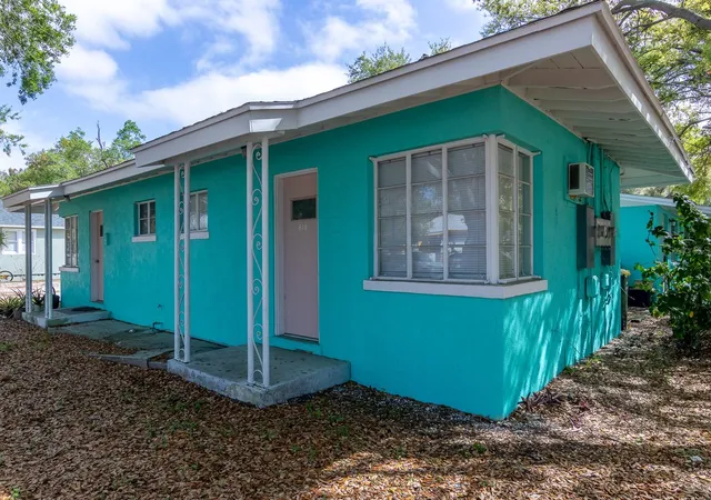 Photo 2 of Multi family home for sale at 610 N East Ave, Sarasota, FL 34237 | MLS# A4687442 | Listing updated on 2026-09-14