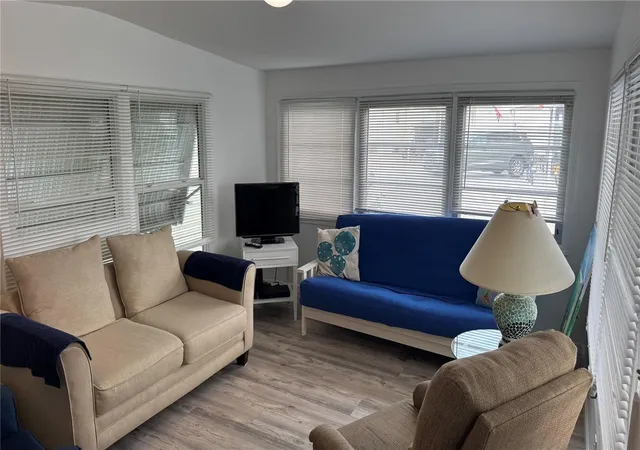 Photo 2 of Manufactured home for sale at 1704 Pennsylvania Ave, Bradenton, FL 34207 | MLS# A4687446 | Listing updated on 2026-09-20