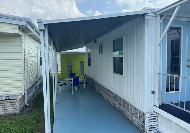 Photo 3 of Manufactured home for sale at 1704 Pennsylvania Ave, Bradenton, FL 34207 | MLS# A4687446 | Listing updated on 2026-09-20