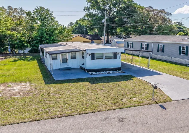 Photo 3 of Manufactured home for sale at 5330 Betmar Dr, Zephyrhills, FL 33542 | MLS# TB8490311 | Listing updated on 2026-10-05