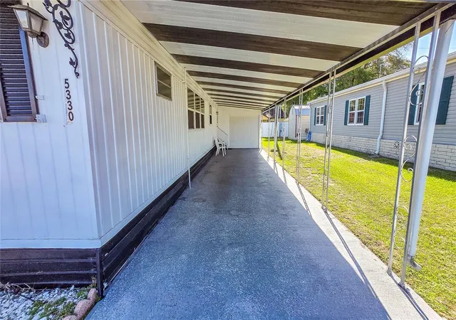 Photo 4 of Manufactured home for sale at 5330 Betmar Dr, Zephyrhills, FL 33542 | MLS# TB8490311 | Listing updated on 2026-10-05
