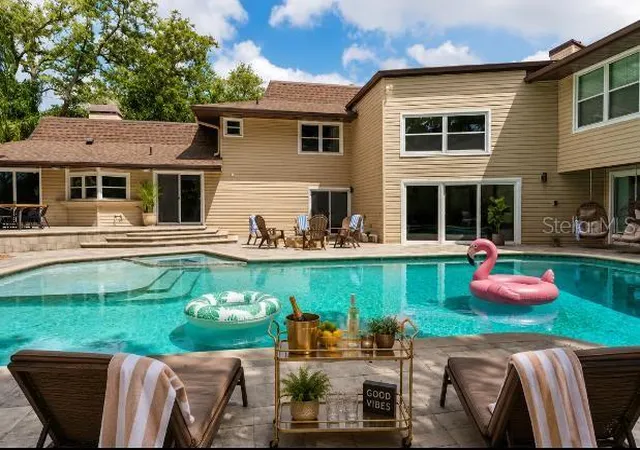 3rd image of 1584 Oak Lane, Clearwater, FL 33764 | MLS# TB8490329