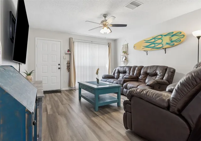 Photo 3 of Townhouse for sale at 425 Kensington Lake Cir, Brandon, FL 33511 | MLS# TB8490338 | Listing updated on 2026-09-26