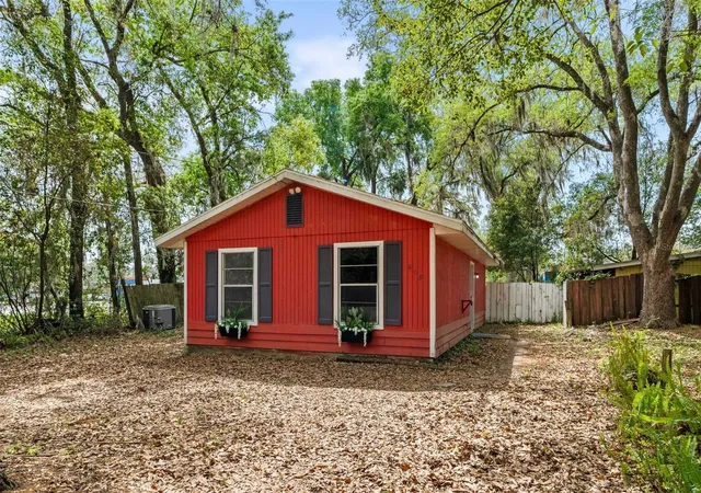 Homes for sale in Gainesville, FL | 615 Nw 24th Ave, Gainesville, FL 32609 | MLS# GC538818