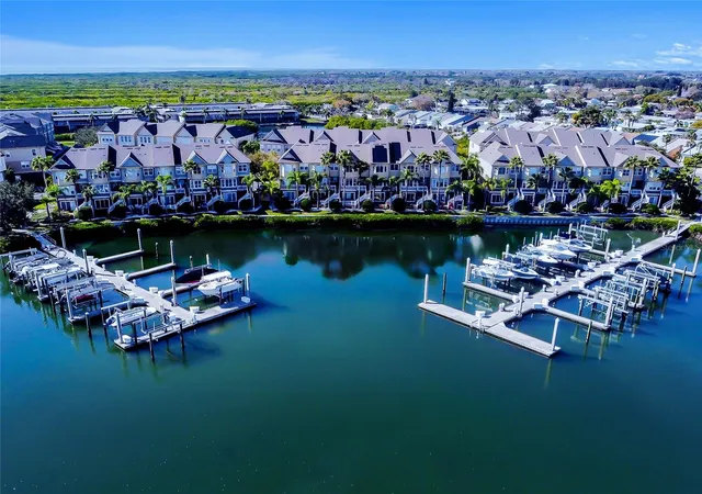 Townhouse for sale at 4326 Spinnaker Cvs Ln, TAMPA, FL 33615 | MLS# TB8490346