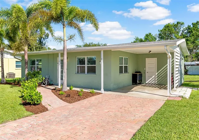 Homes for sale in Palmetto, FL | 1816 7th St W, Palmetto, FL 34221 | MLS# TB8490408