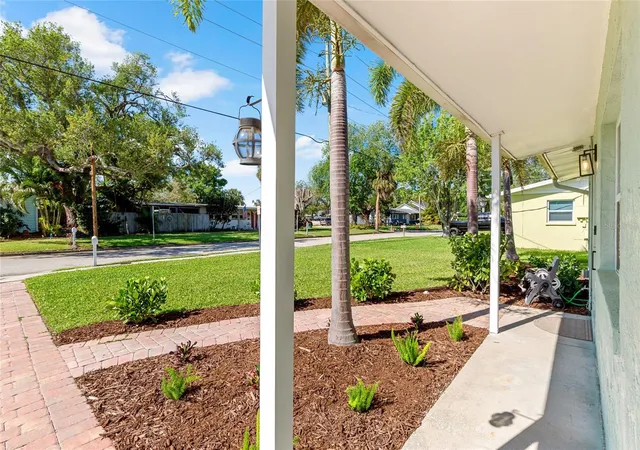 Homes for sale in Palmetto, FL | 1816 7Th St W, Palmetto, FL 34221 | MLS# TB8490408